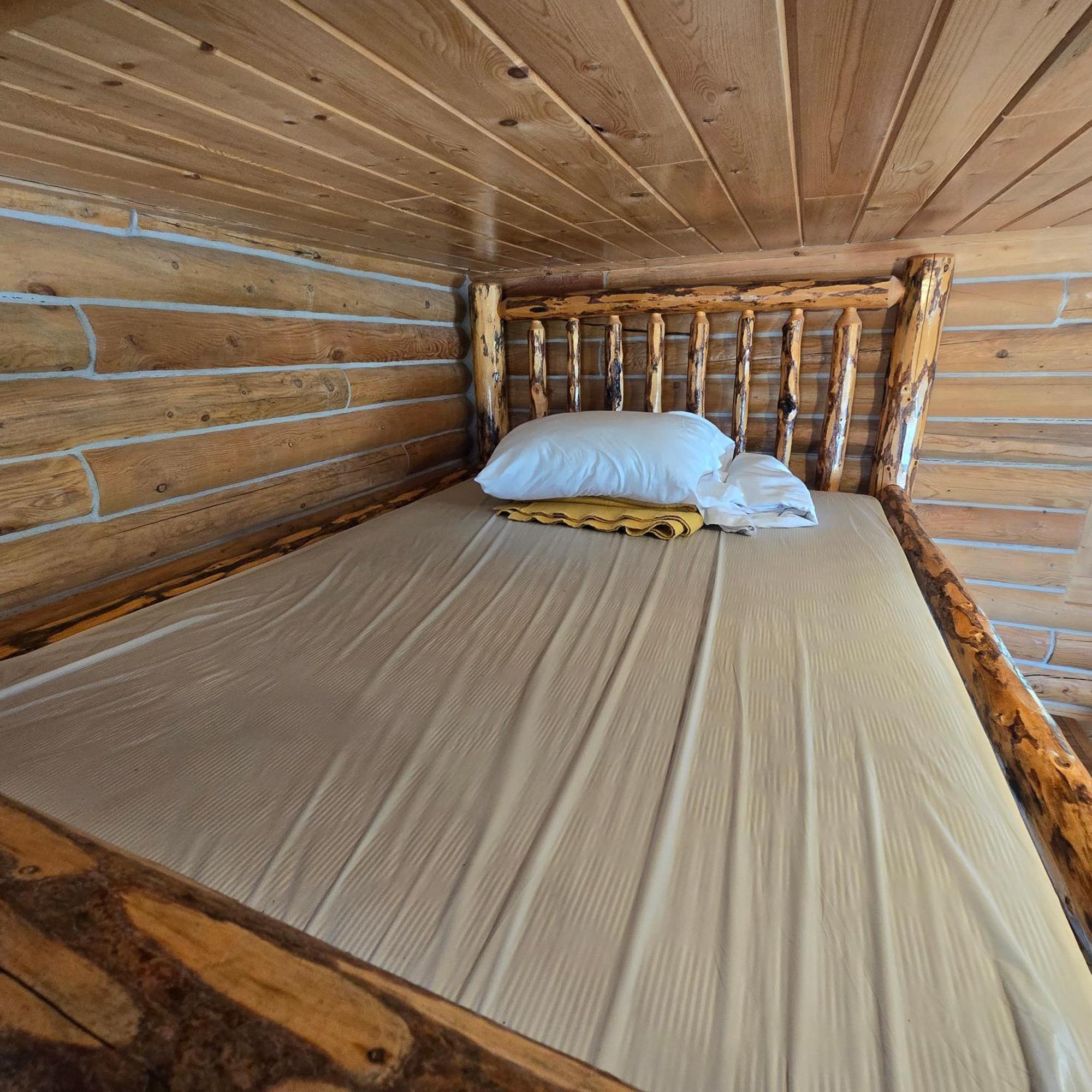 Jared'S Wild Rose Ranch Resort Island Park Room photo