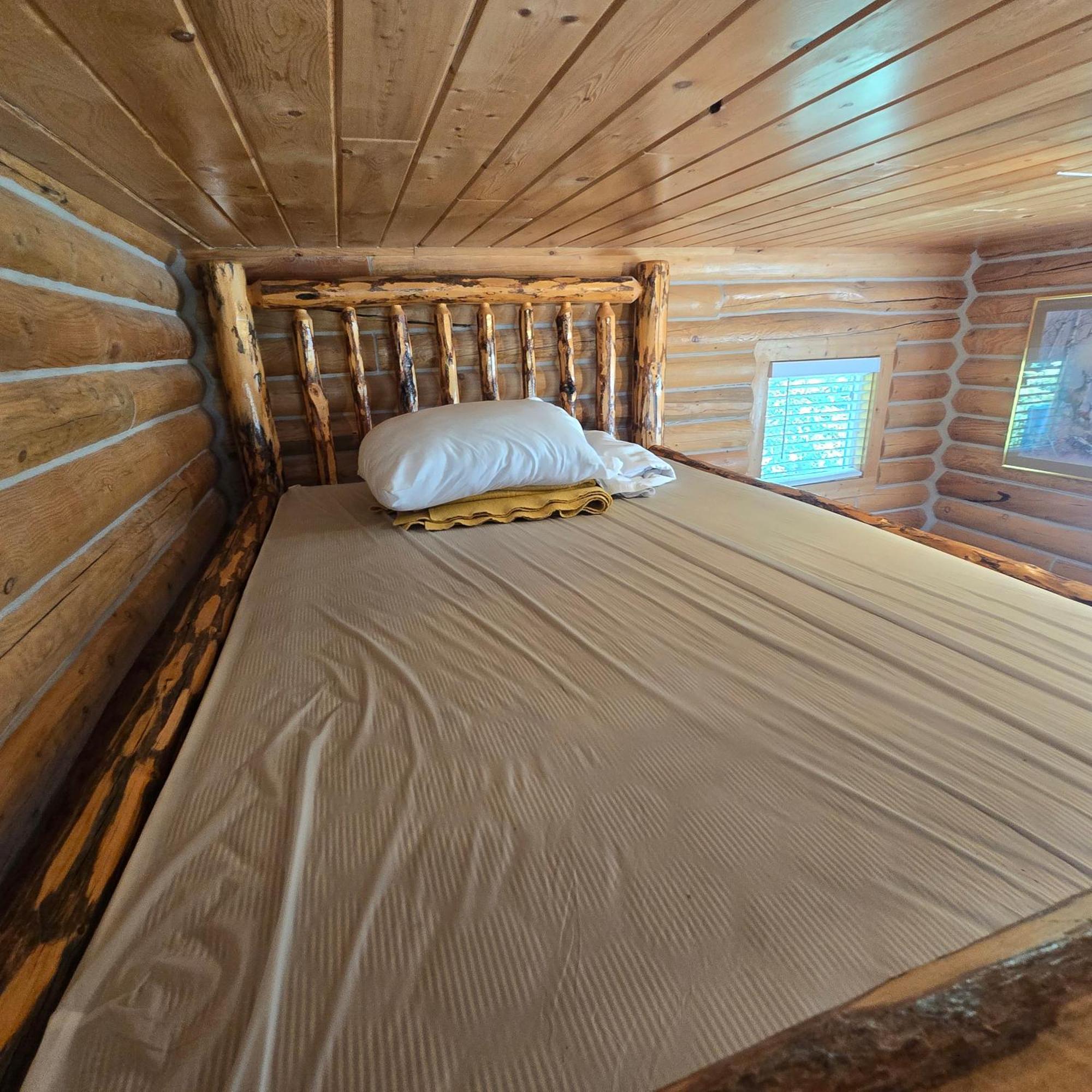 Jared'S Wild Rose Ranch Resort Island Park Room photo