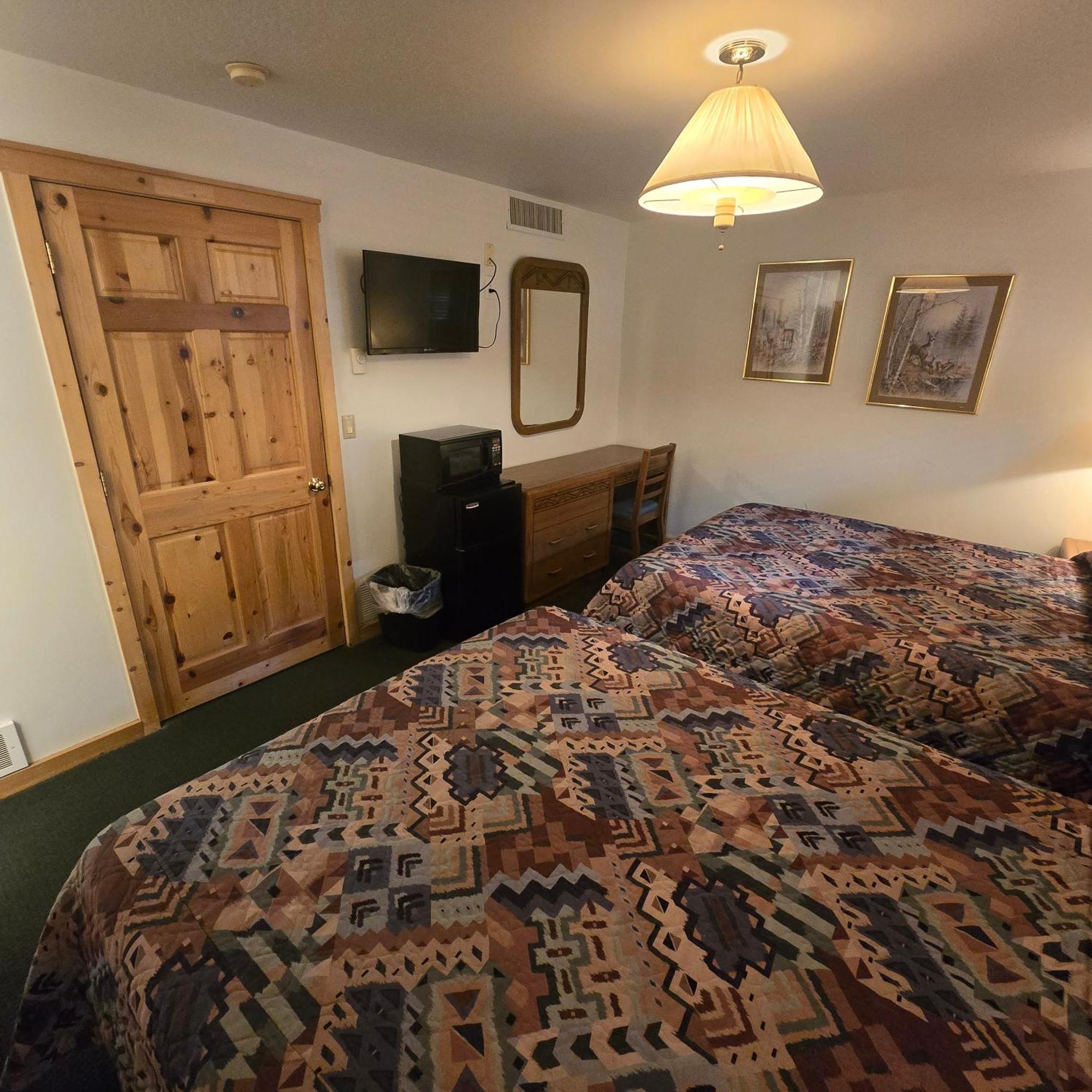 Jared'S Wild Rose Ranch Resort Island Park Room photo