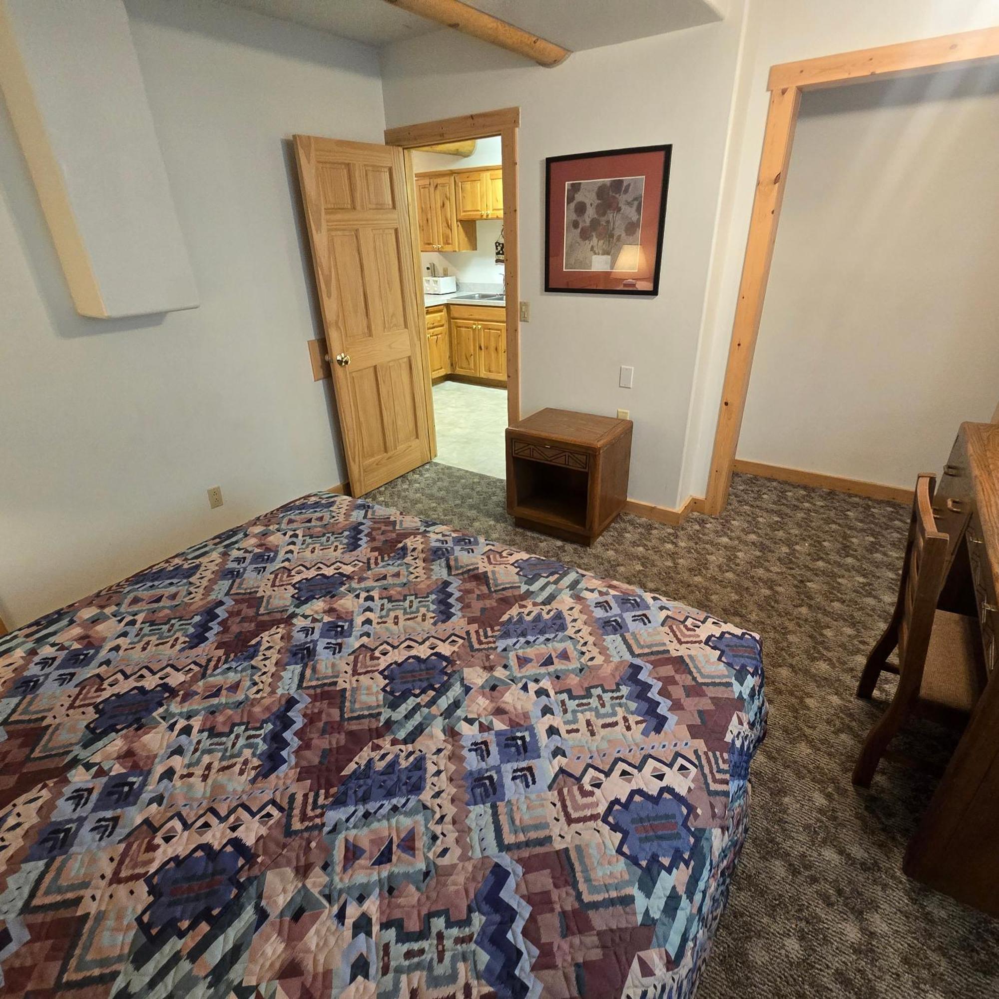 Jared'S Wild Rose Ranch Resort Island Park Room photo