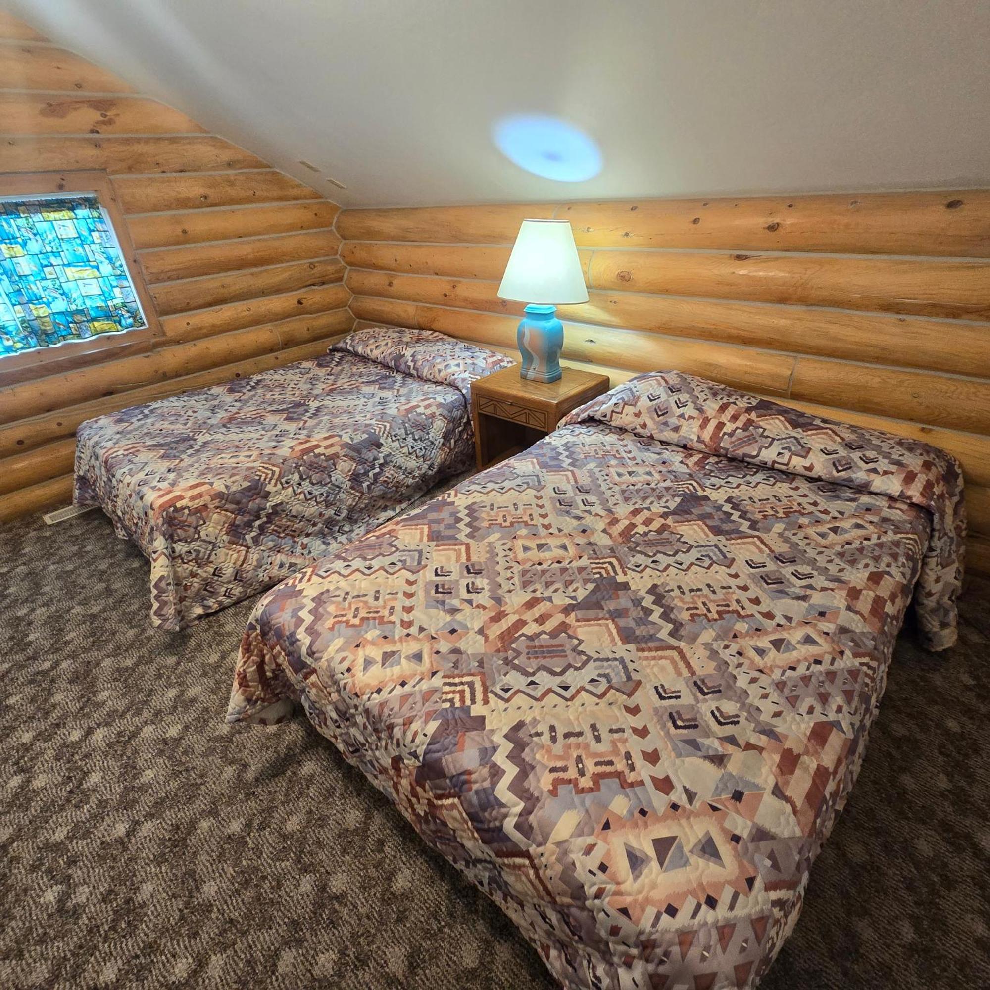 Jared'S Wild Rose Ranch Resort Island Park Room photo