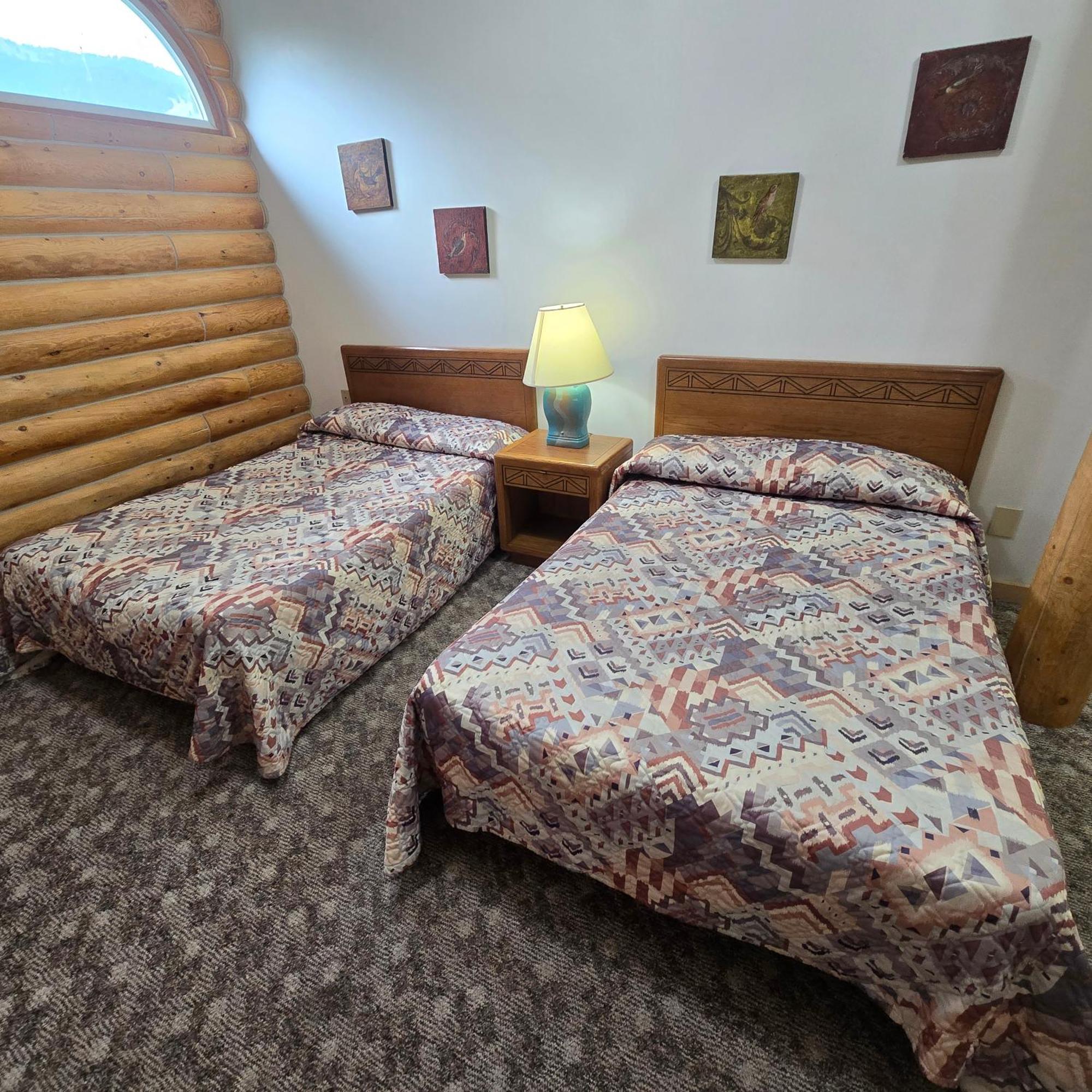 Jared'S Wild Rose Ranch Resort Island Park Room photo