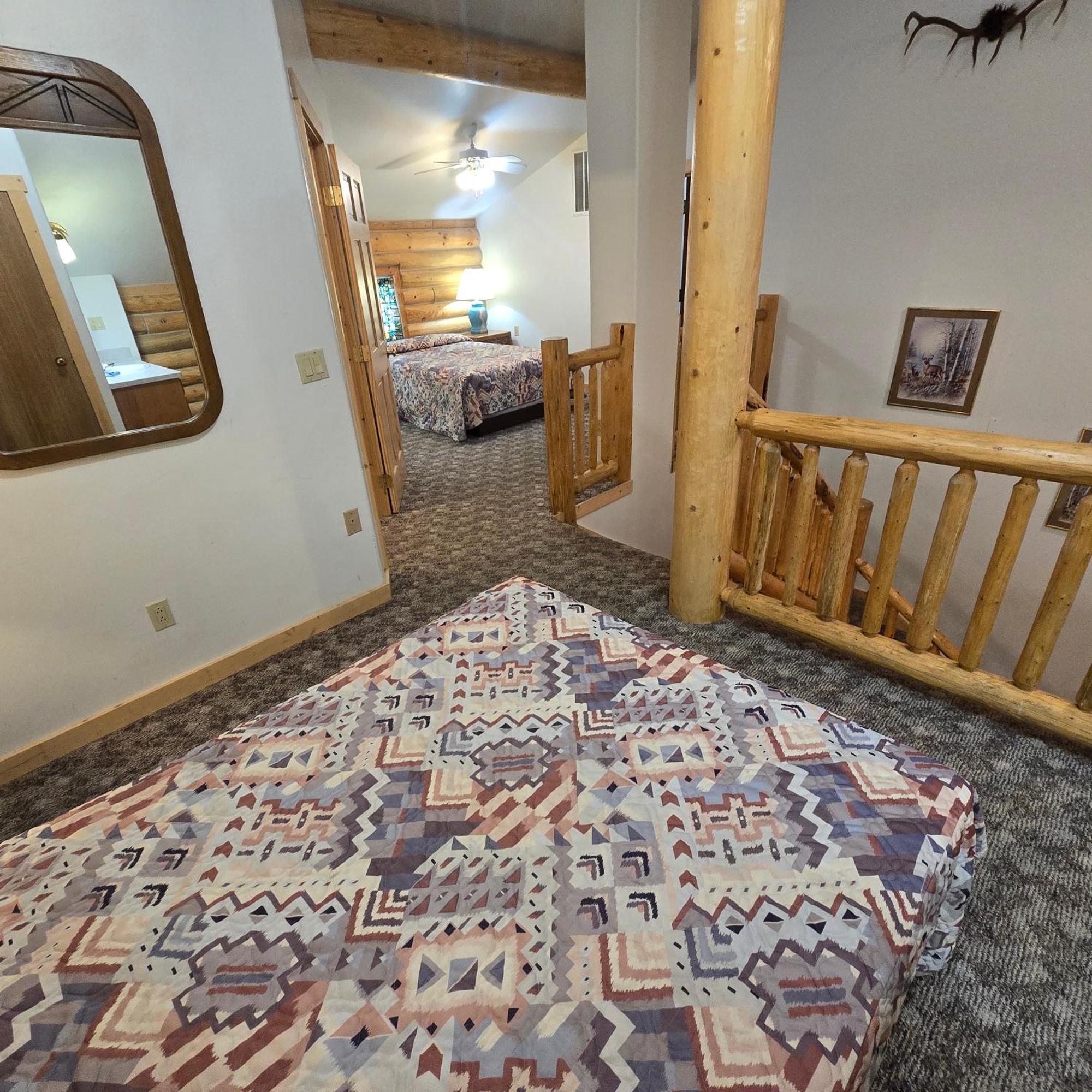 Jared'S Wild Rose Ranch Resort Island Park Room photo